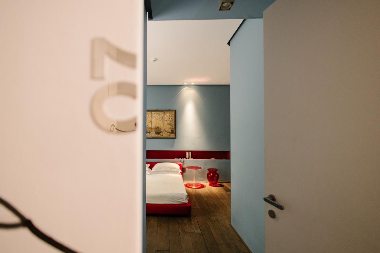 Double Room,1294957000:JPEG